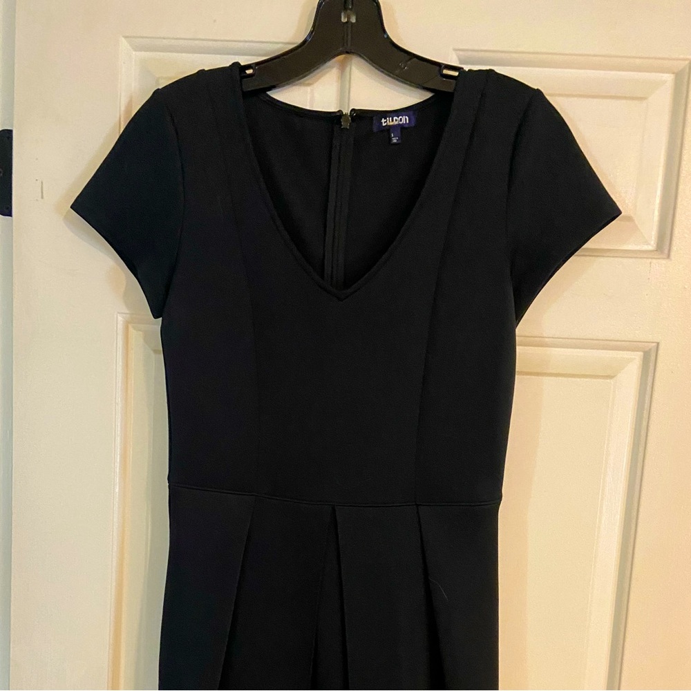 Tildon size small black dress. Worn only a few times.